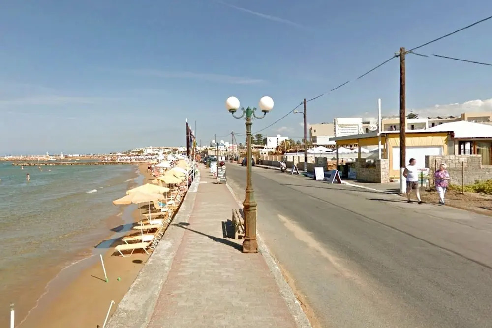 Theodosia apt Swim sunbathe beachfront