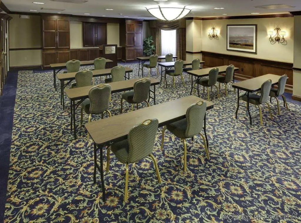 Hampton Inn & Suites Cleveland-Beachwood