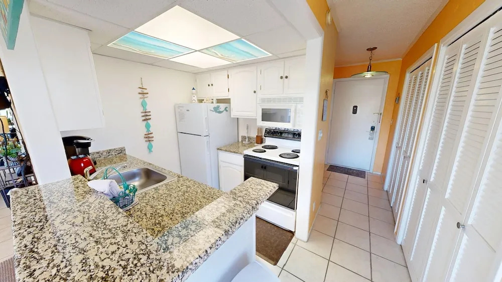 SPC 1001 is a Pet Friendly 1 BR close to pool by RedAwning