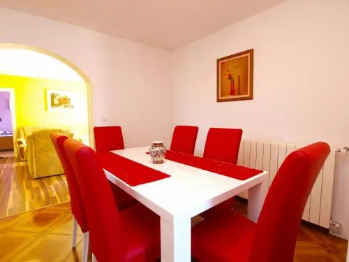 Apartment with pool 1138