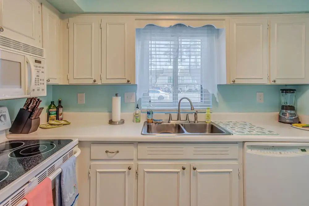 1 Mi to Ocean: North Myrtle Beach Townhome