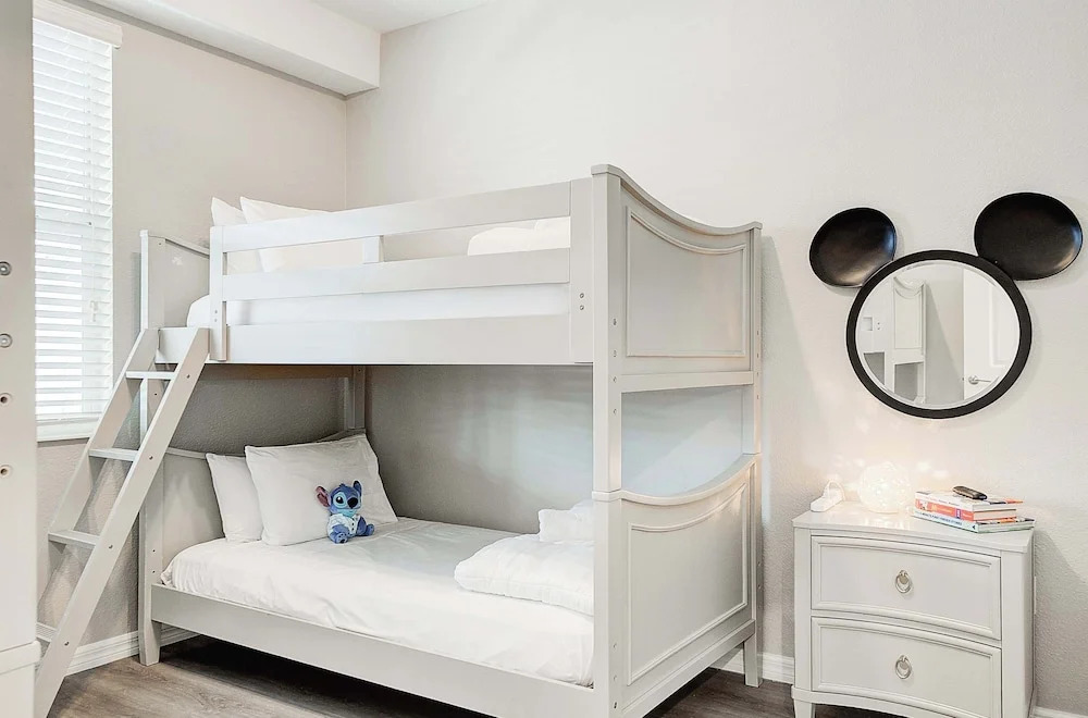 Luxury Apartment Near Clubhouse & Resort Pool