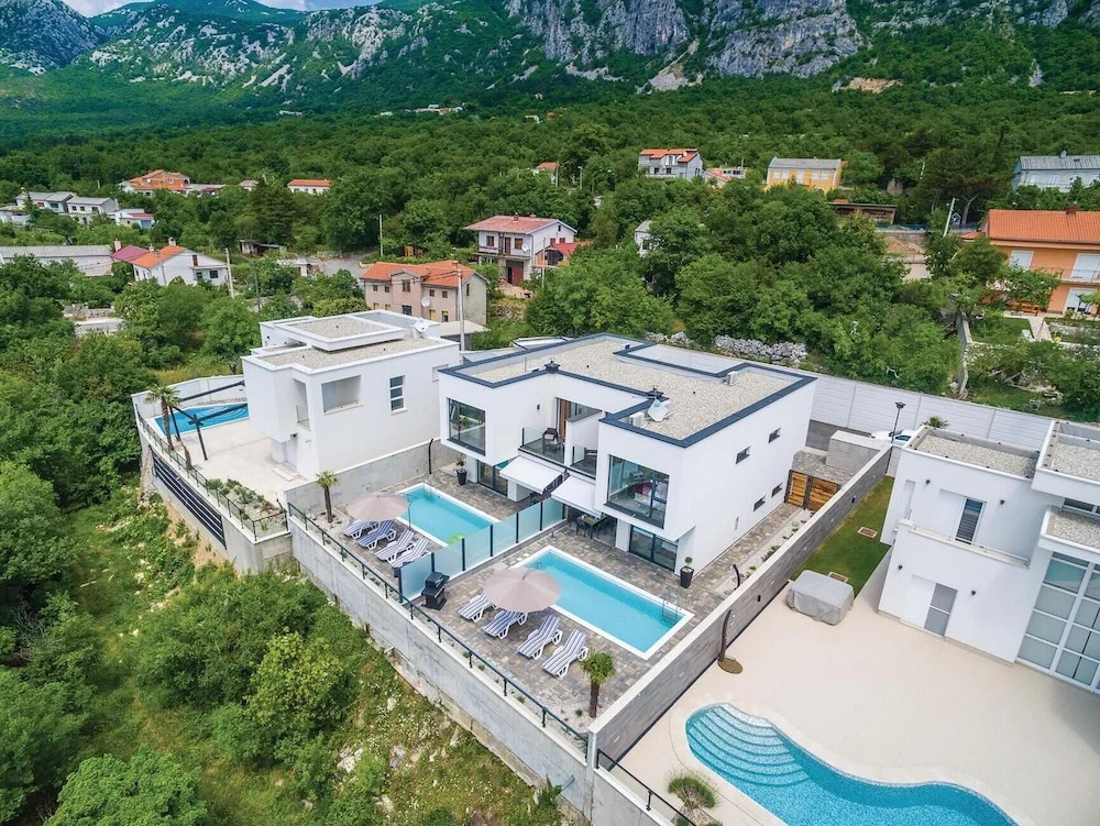Stunning Home in Kostelj With Wifi and 4 Bedrooms