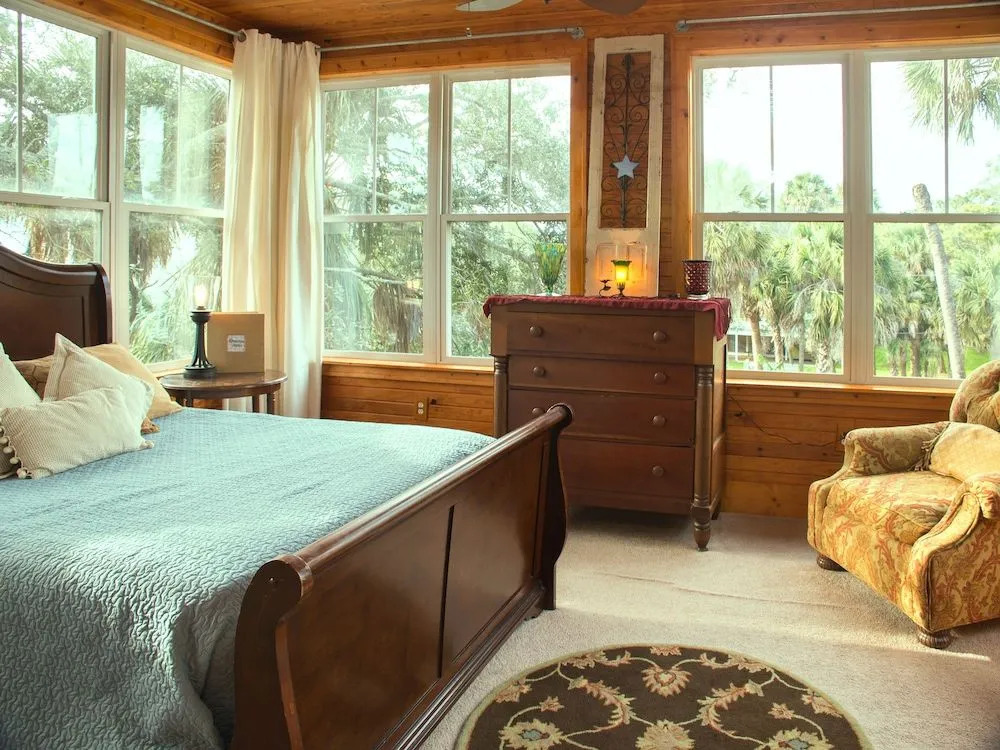 Beachside Boutique Inn – Folly Beach Rooms & Private Cottages