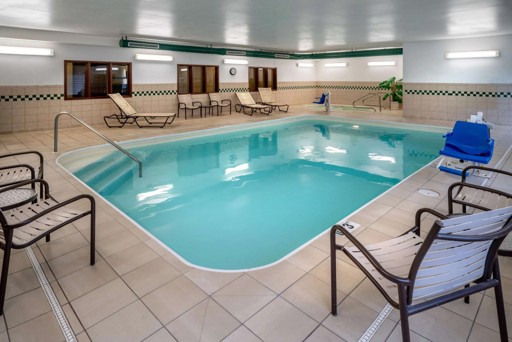 Country Inn & Suites By Radisson, Charleston South, WV