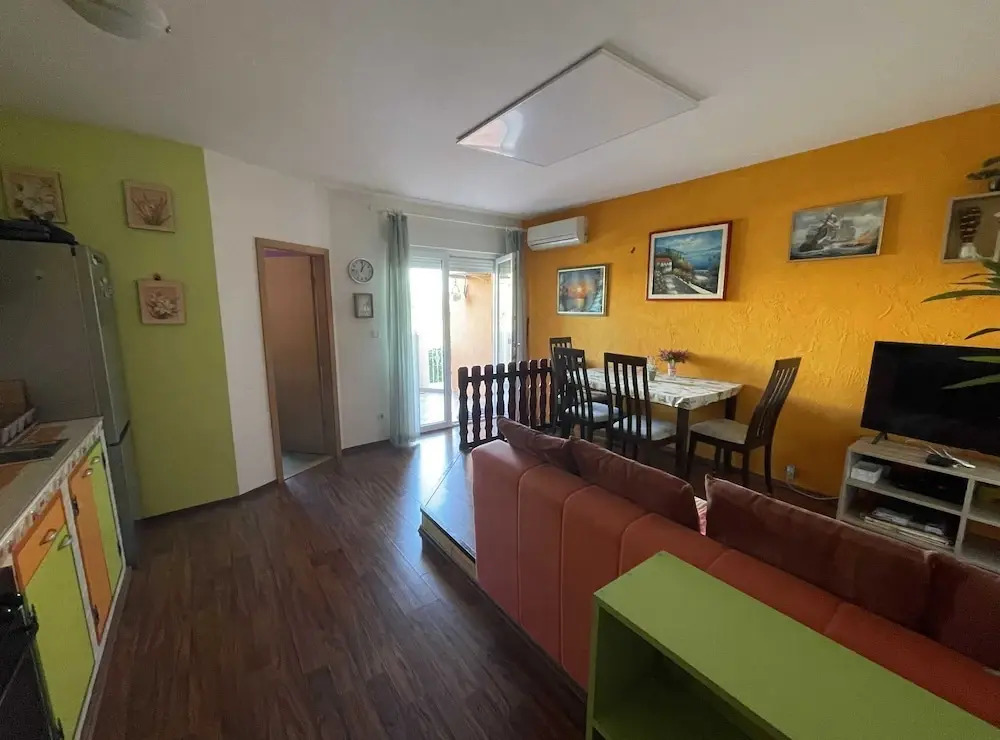Classic and Modern Umag Apartment With Terrace and BBQ