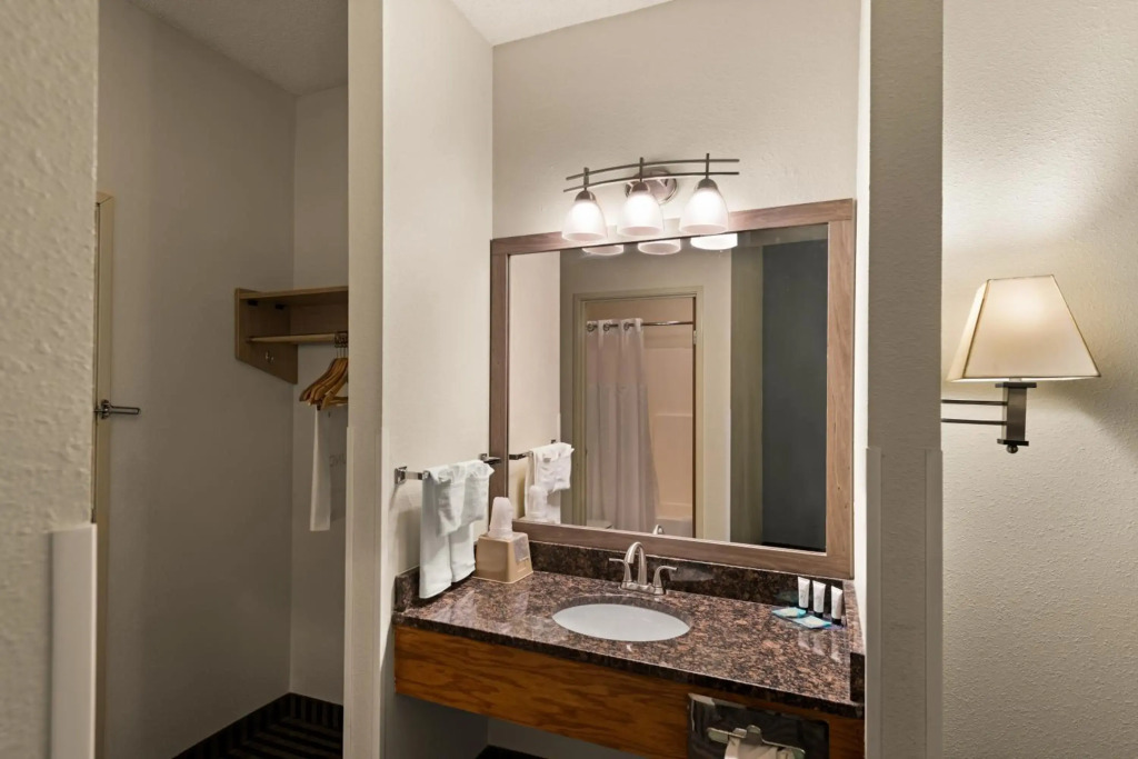Red Lion Inn & Suites Gretna - Omaha SW