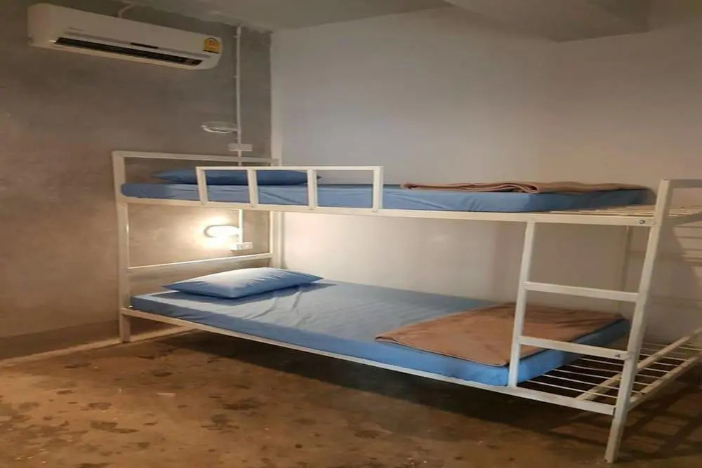 Shut Eye Party Hostel - Adults Only