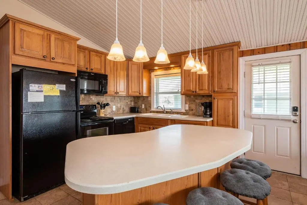 Windward Mark by Oak Island Accommodations