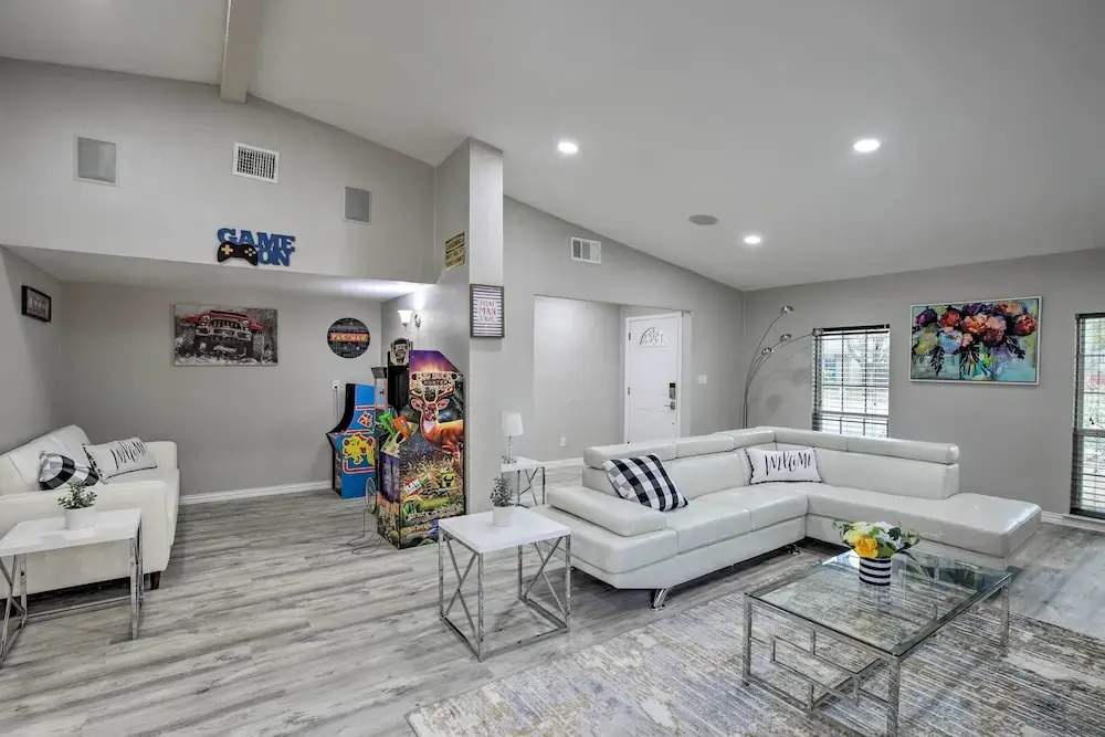 Broken Bow Home w/ Private Pool & Arcade Games