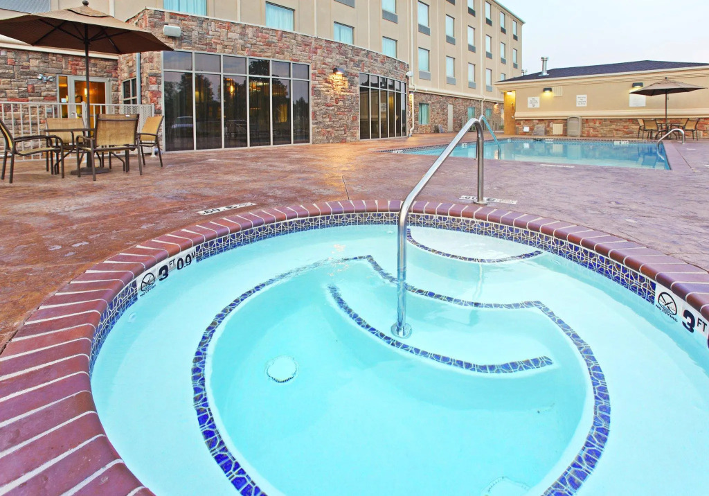 Holiday Inn Express & Suites Searcy by IHG