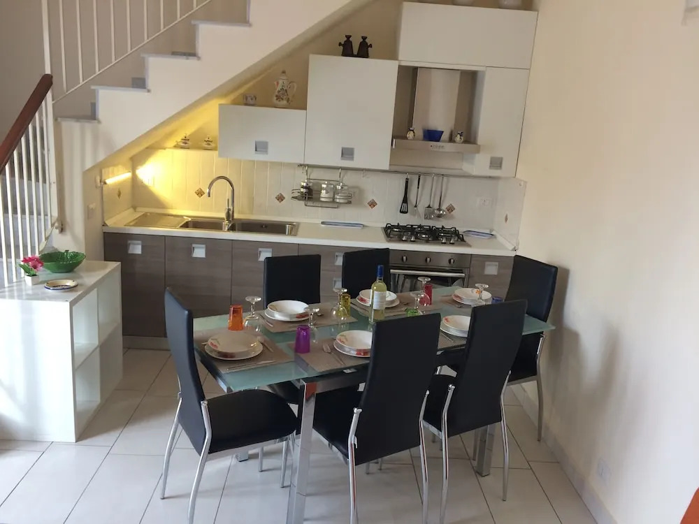 Royal Bay Apartment - Villa in Cefalu With Private Access to the sea