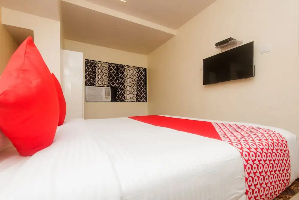 OYO 17371 Platinum Inn