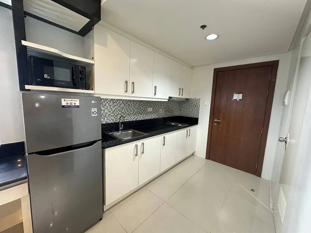 Quaint 2BR Connected Apartment in Pasay City - Perfect for Families Front of MOA