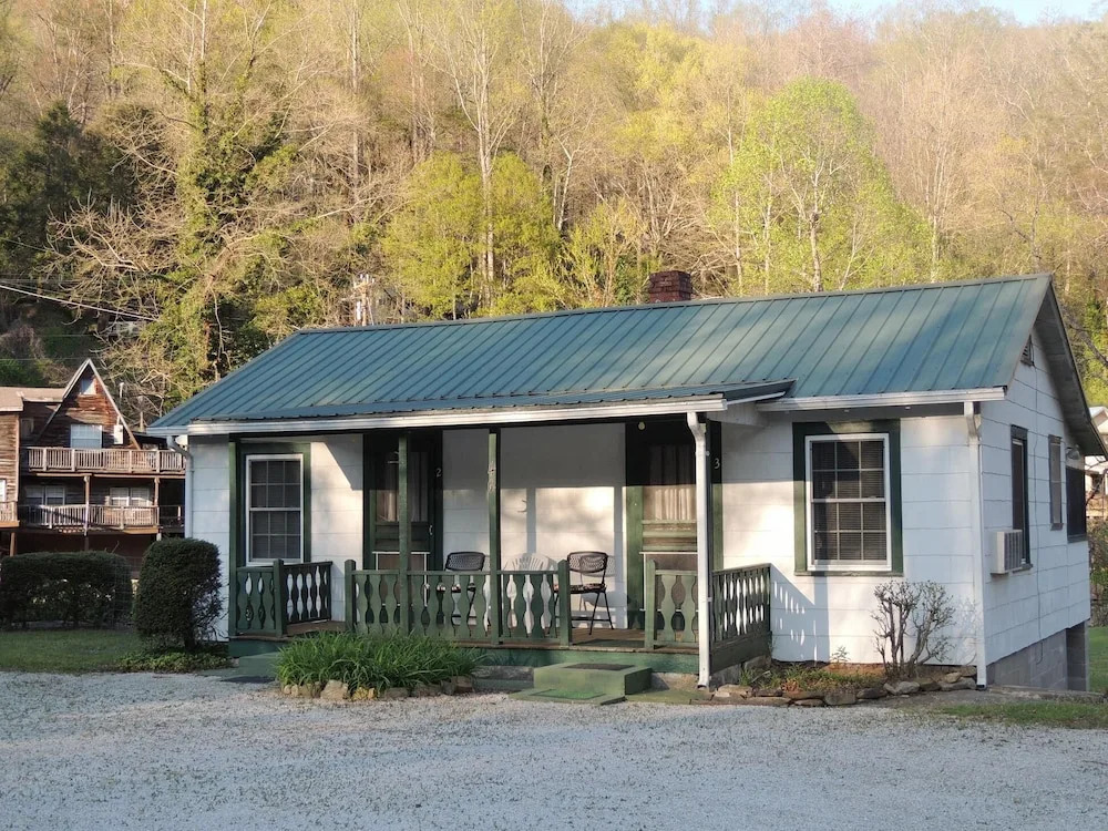 The Magnolia - 1 Br Cottage