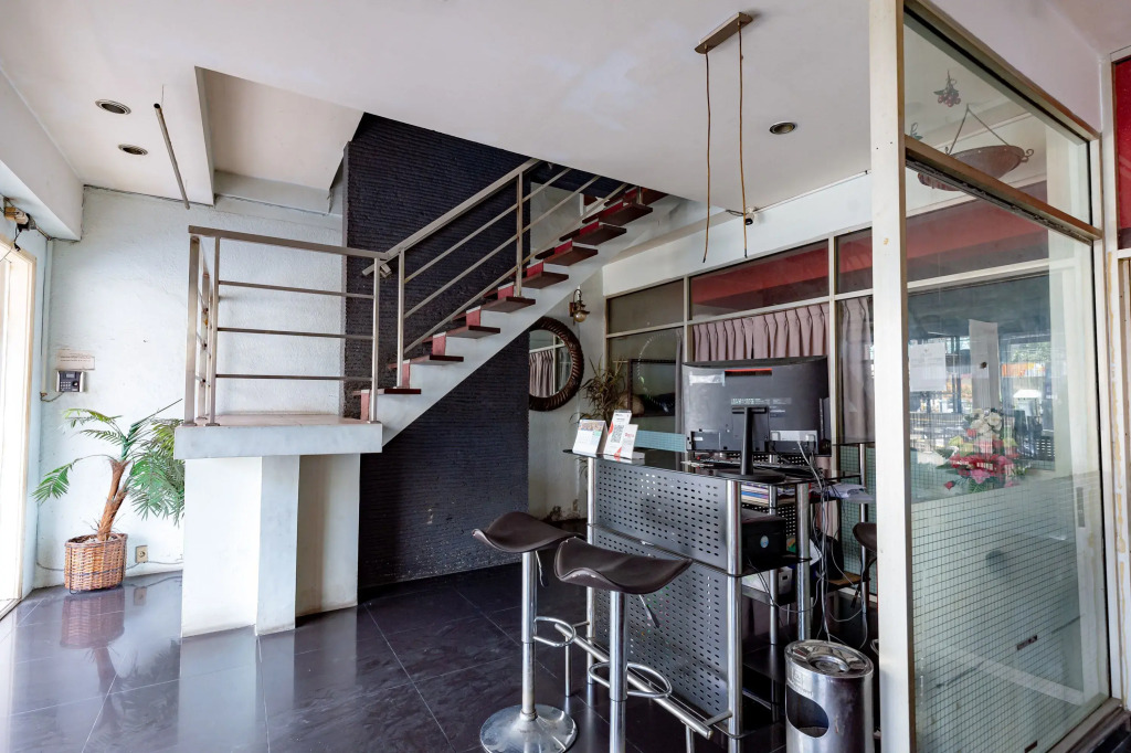 RedDoorz Plus @ Jalan Iskandar Muda Medan