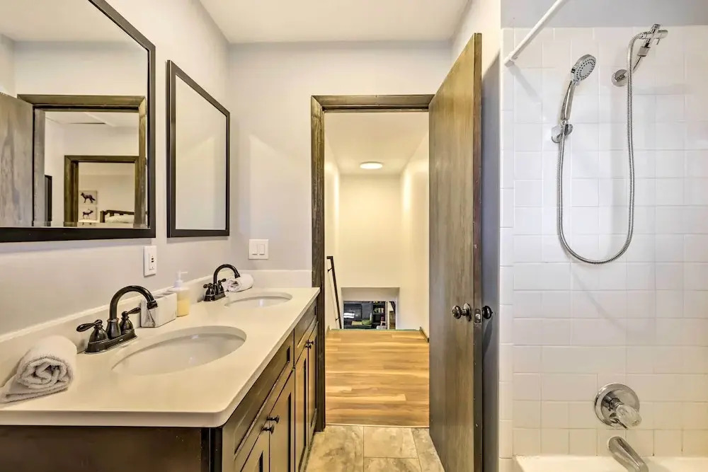 Private Hot Tub: Mtn-view Ski House in Frisco