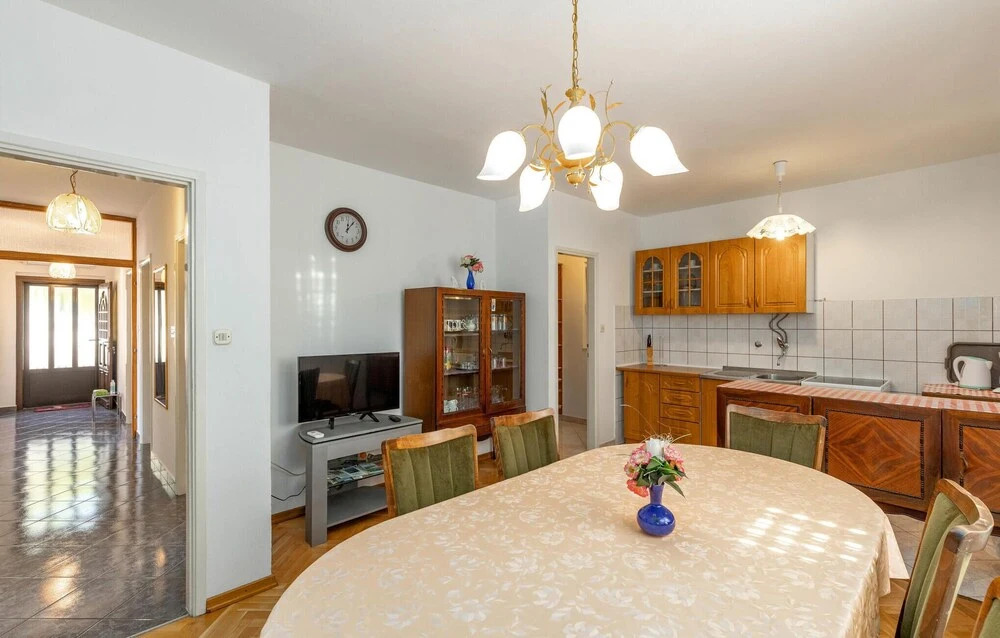 Awesome Home in Klenovica With Wifi and 5 Bedrooms