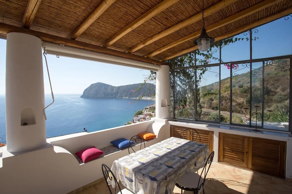 House With one Bedroom in Lipari, With Wonderful sea View, Enclosed Ga