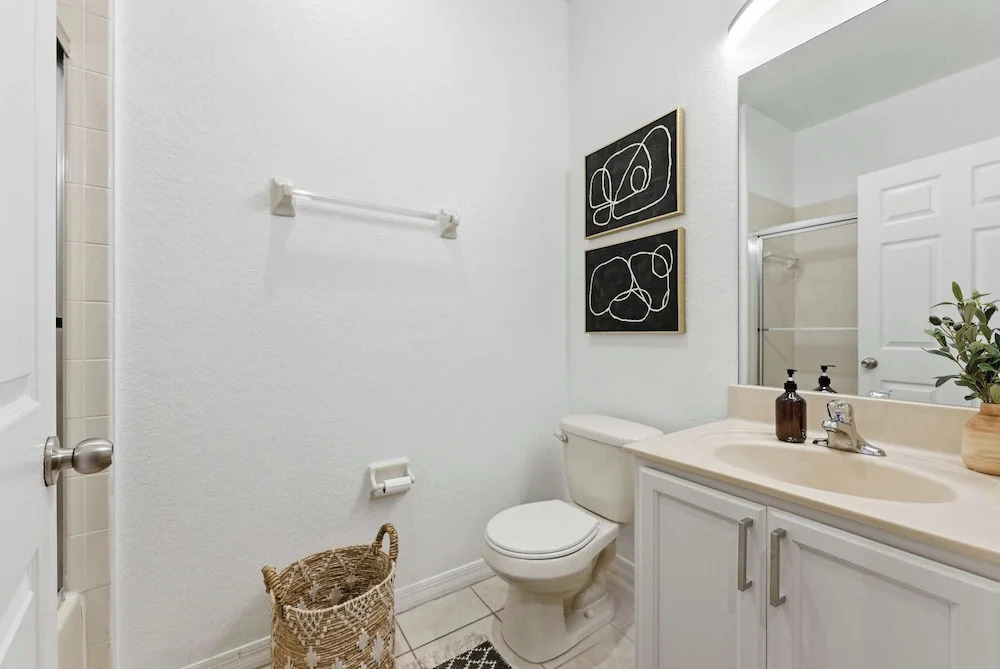 Modern Family 4BR Townhome Near Disney in Orlando