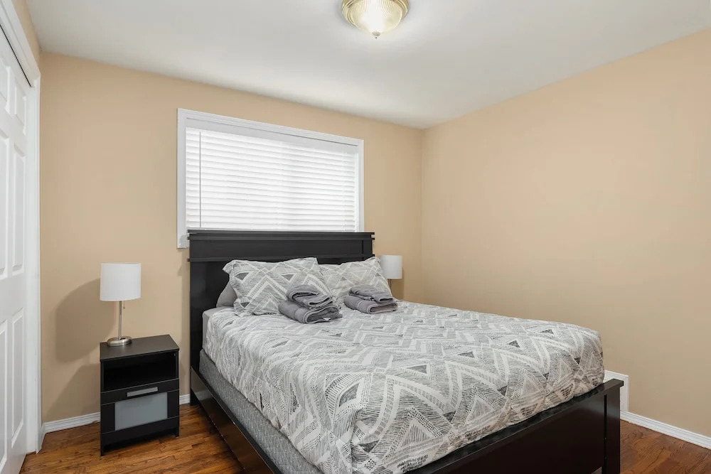 Seattle Vacation Home - Roy Street