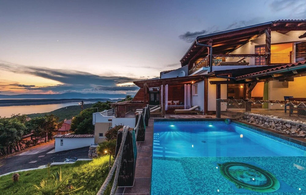 Beautiful Home in Dramalj With Wifi and 2 Bedrooms