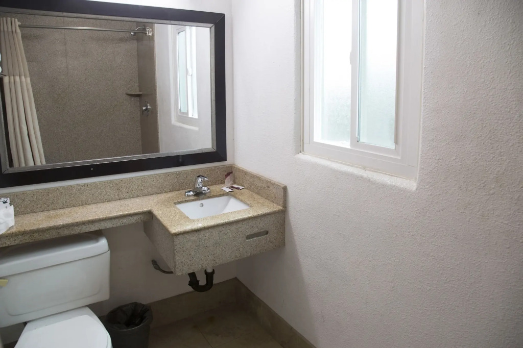 Harbor Inn & Suites Oceanside Marina Camp Pendleton