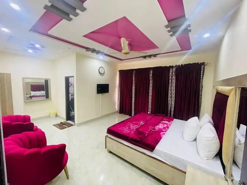 Hotel new royal palace