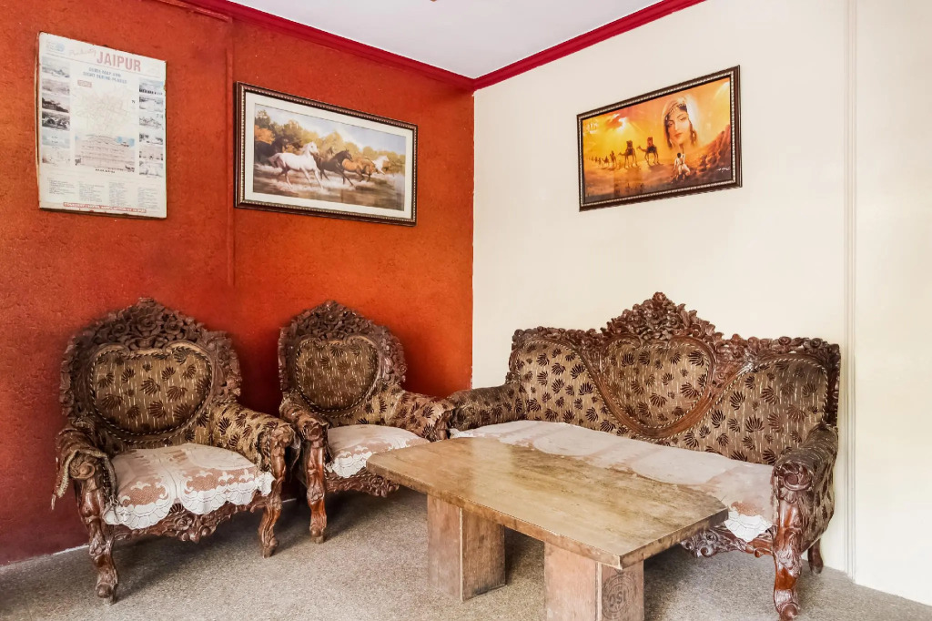 OYO 29394 Hotel Apoorva Deluxe