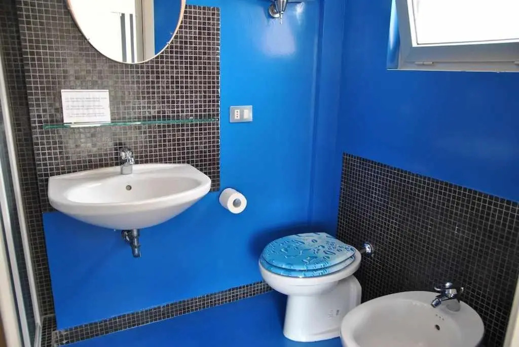 ATTICO BLU monolocale a 50 mt dal mare