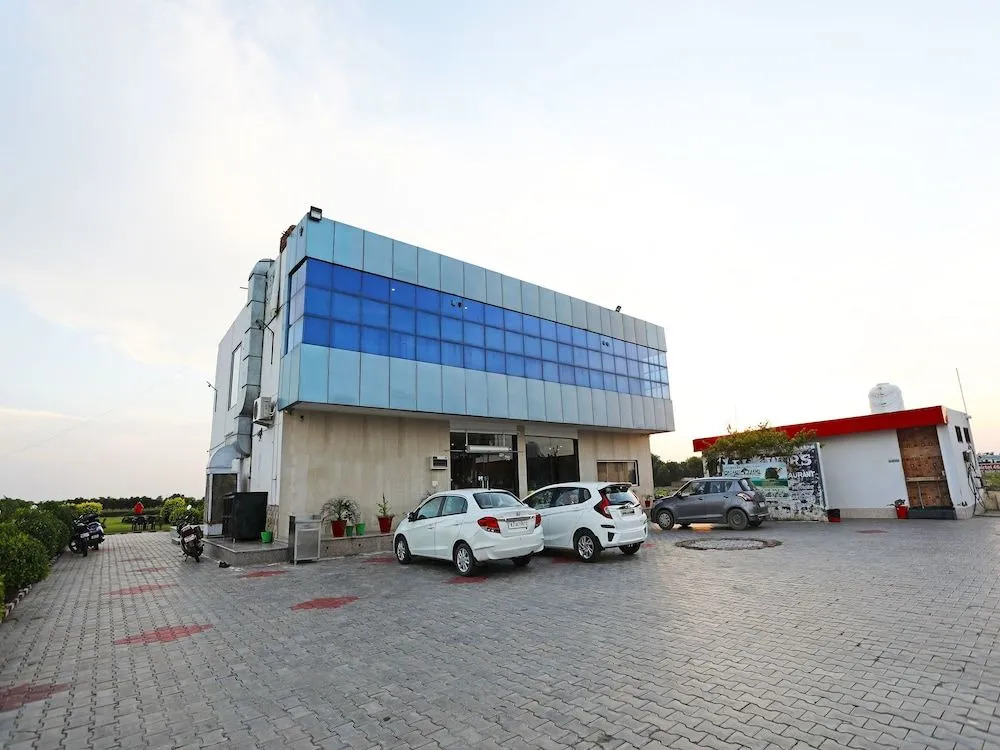 OYO 17408 Scindia Resorts And Hotels