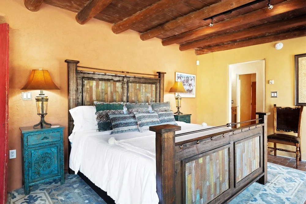 Casa Carmen Zia - Comfortable East Side Elegance - NEW Listing
