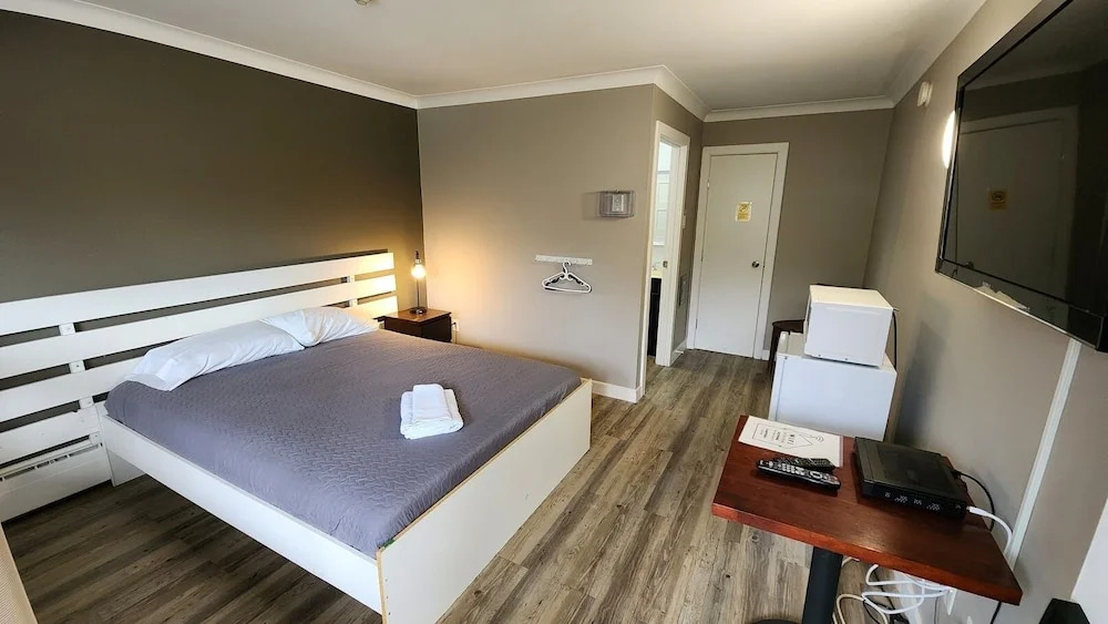 Norman Bay Inn