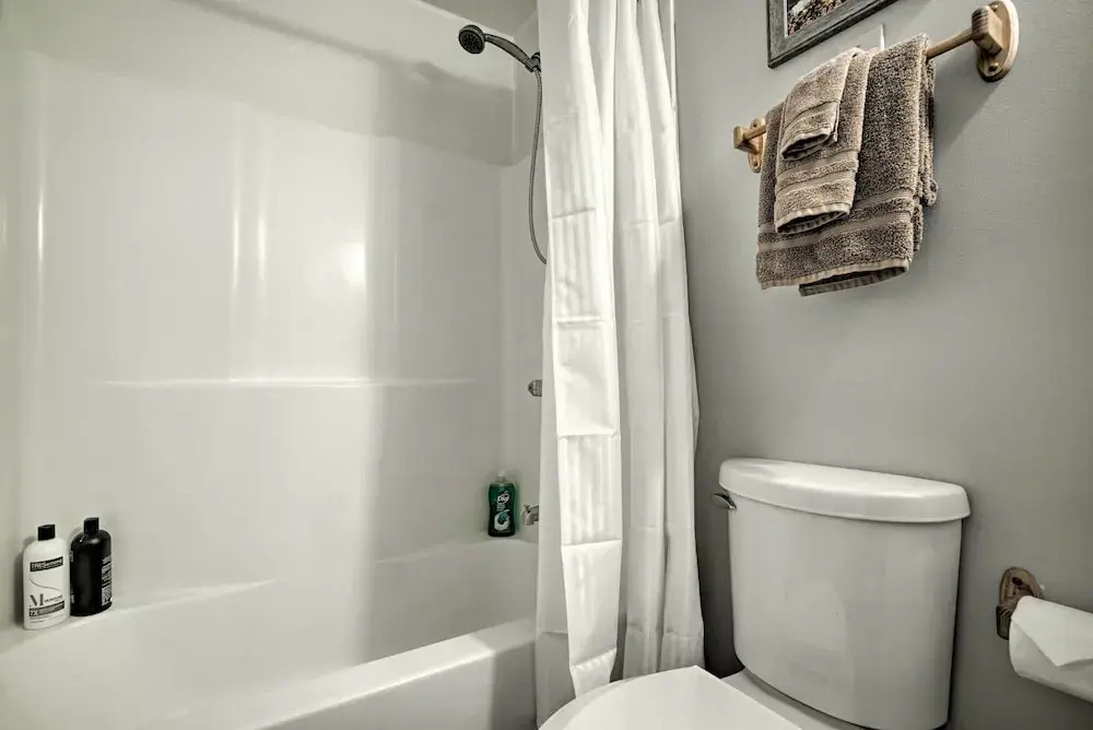 Convenient Kenai Apt - 3 Mi to Beach & Fishing