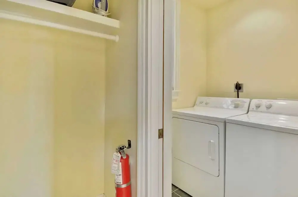 Easy Livin' by Avantstay Key West Home w/ Pool & BBQ Month Long Stays Only