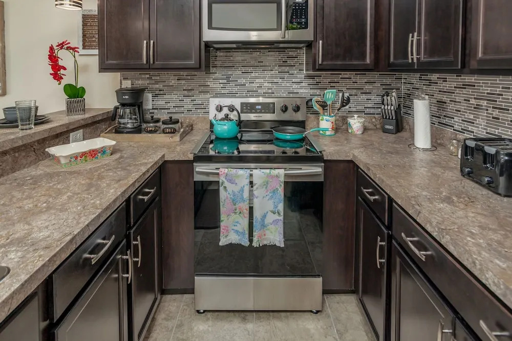 Holly Village-RU1070