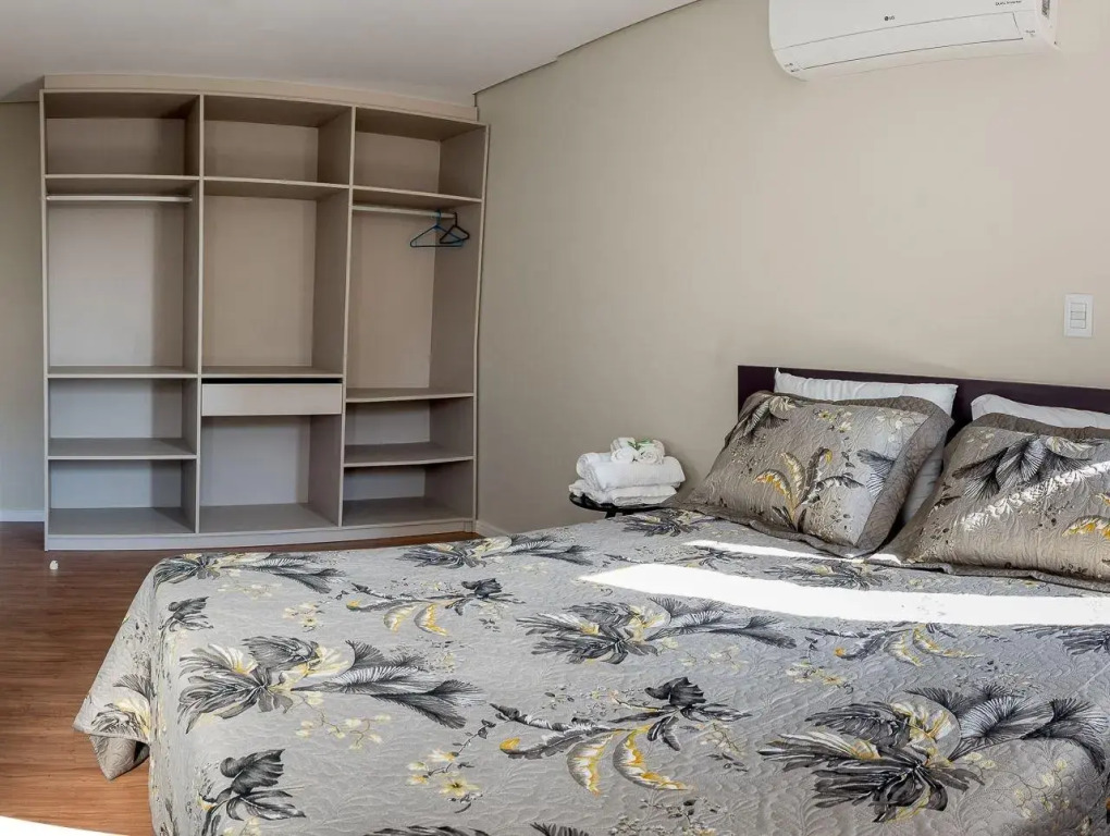 Dallas apartamentos na Via Gastronômica-Estacionamento-Amplos e equipados-Wifi