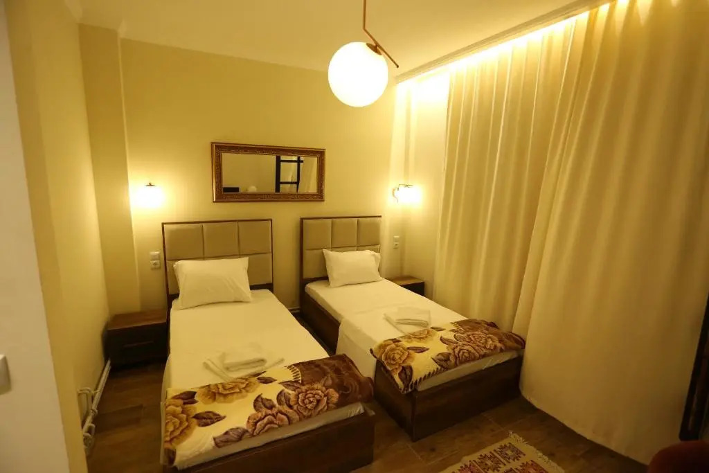 Saray Hotel