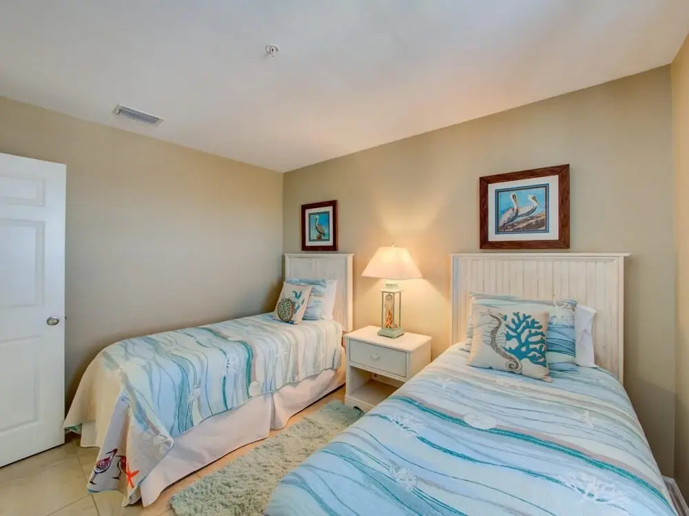 Fantastic condo in Orange Beach with views of the Gulf and Cotton Bayou