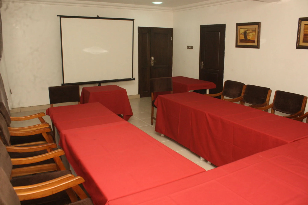 Reliance Royal Suites
