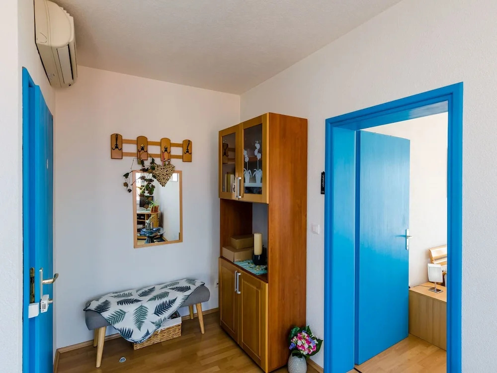 Comfortable Apartment With Amazing Seaview and Private Balcony,free Parking,wifi