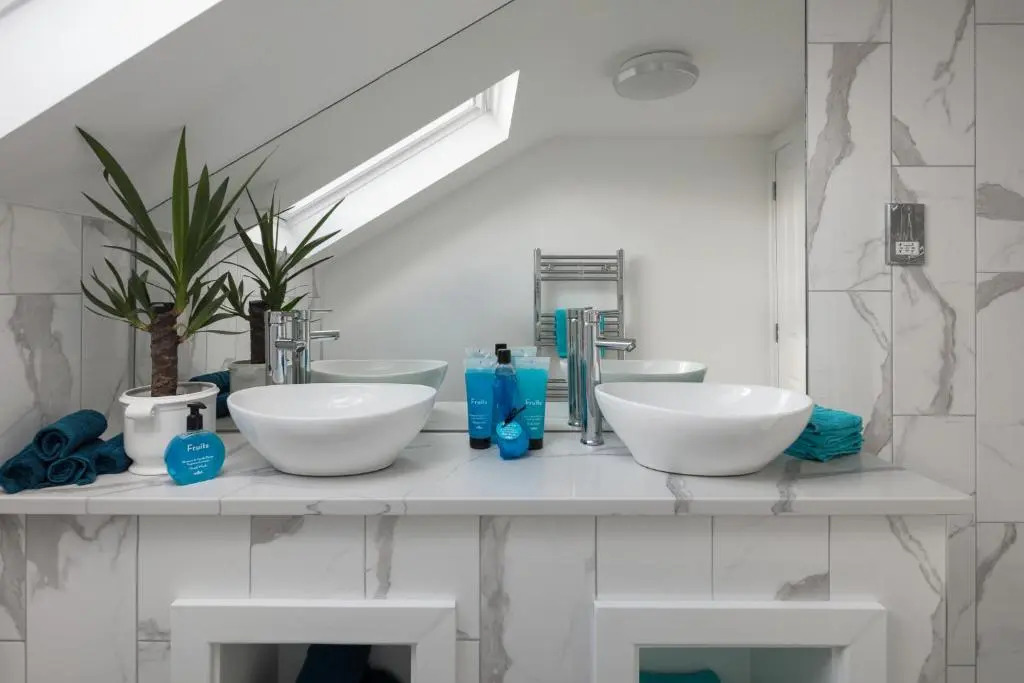 Courcy Road - 7 bedroom - sleeps up to 22