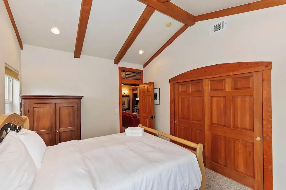 Matterhorn Peak Lodge – Upscale Mountain Escape