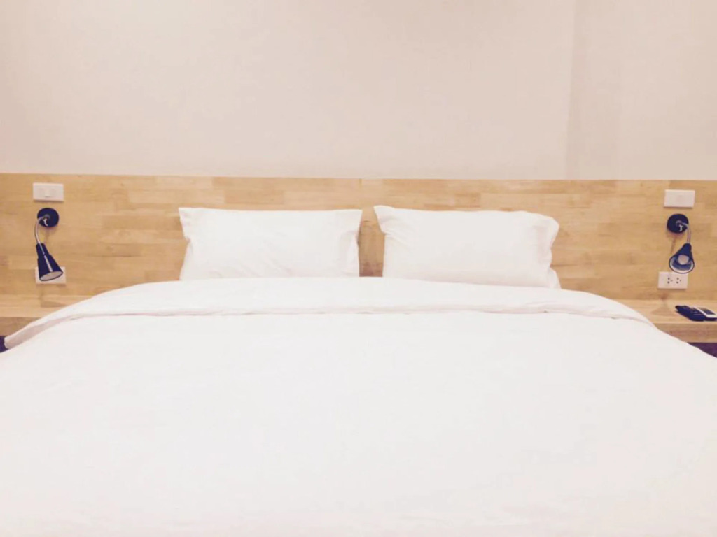 Easy Hotel