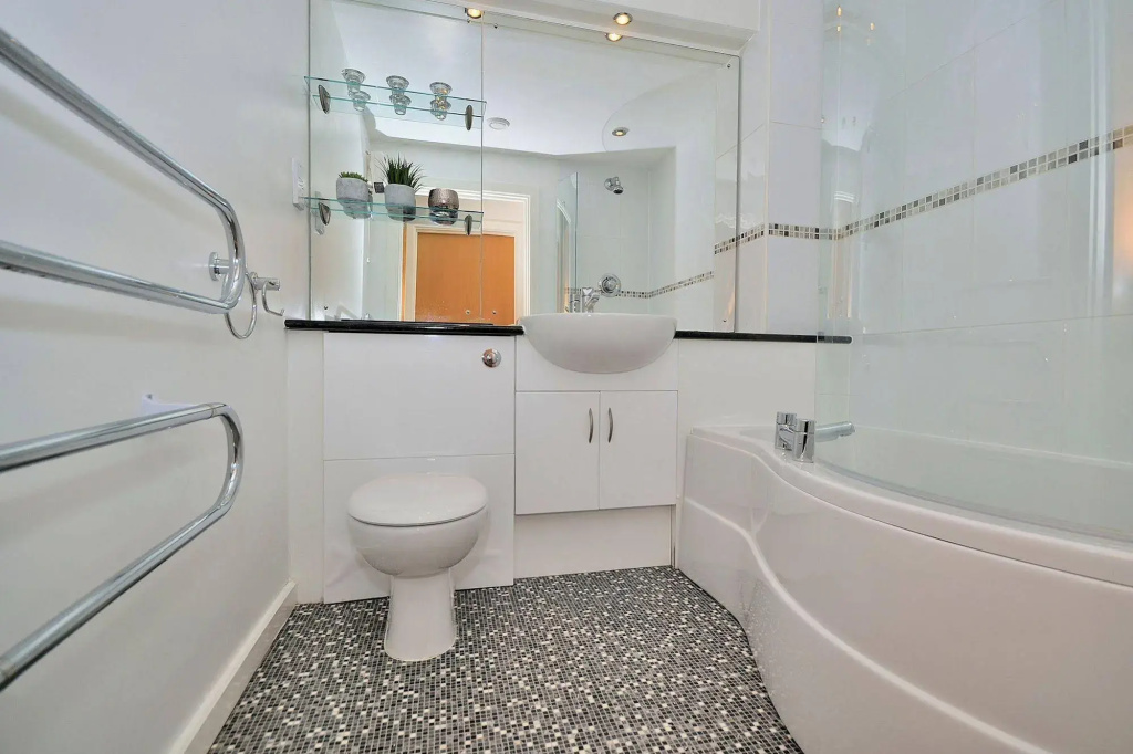 Racecourse Serviced Apartments