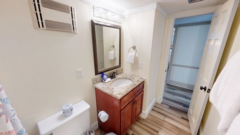 Shoreline Towers 2072 2 Bedroom Condo