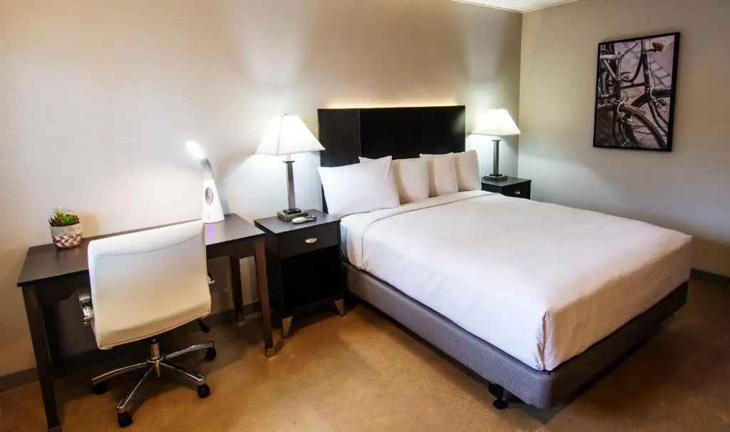 Americana Modern Hotel