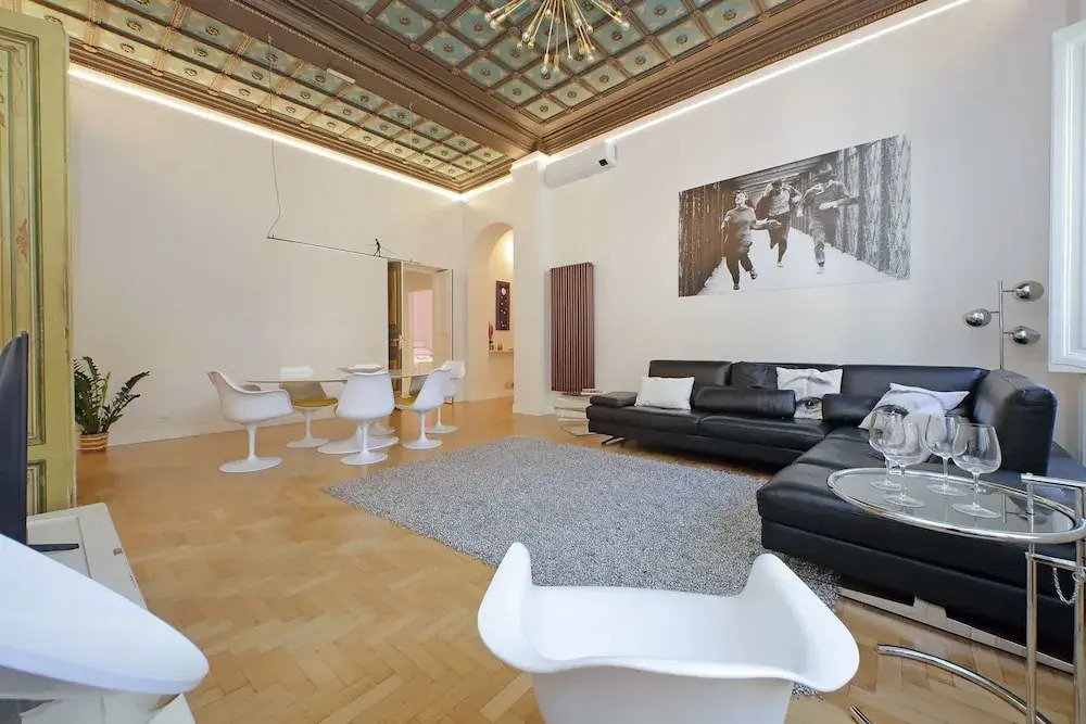 Rare Large and Elegant Rome Apartment in Prati Neighborhood Perfect for Families or Friends