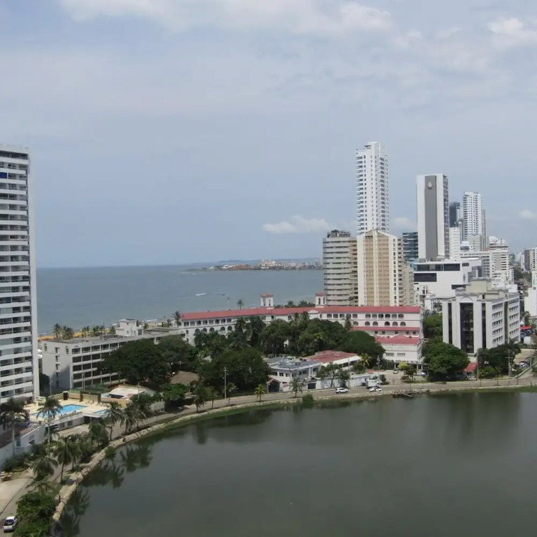 Apartment in Cartagena Beachfront 1mr11 With Air Conditioning and Wifi Home