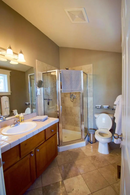 Walkable OTS Mid Century Condo-Pool